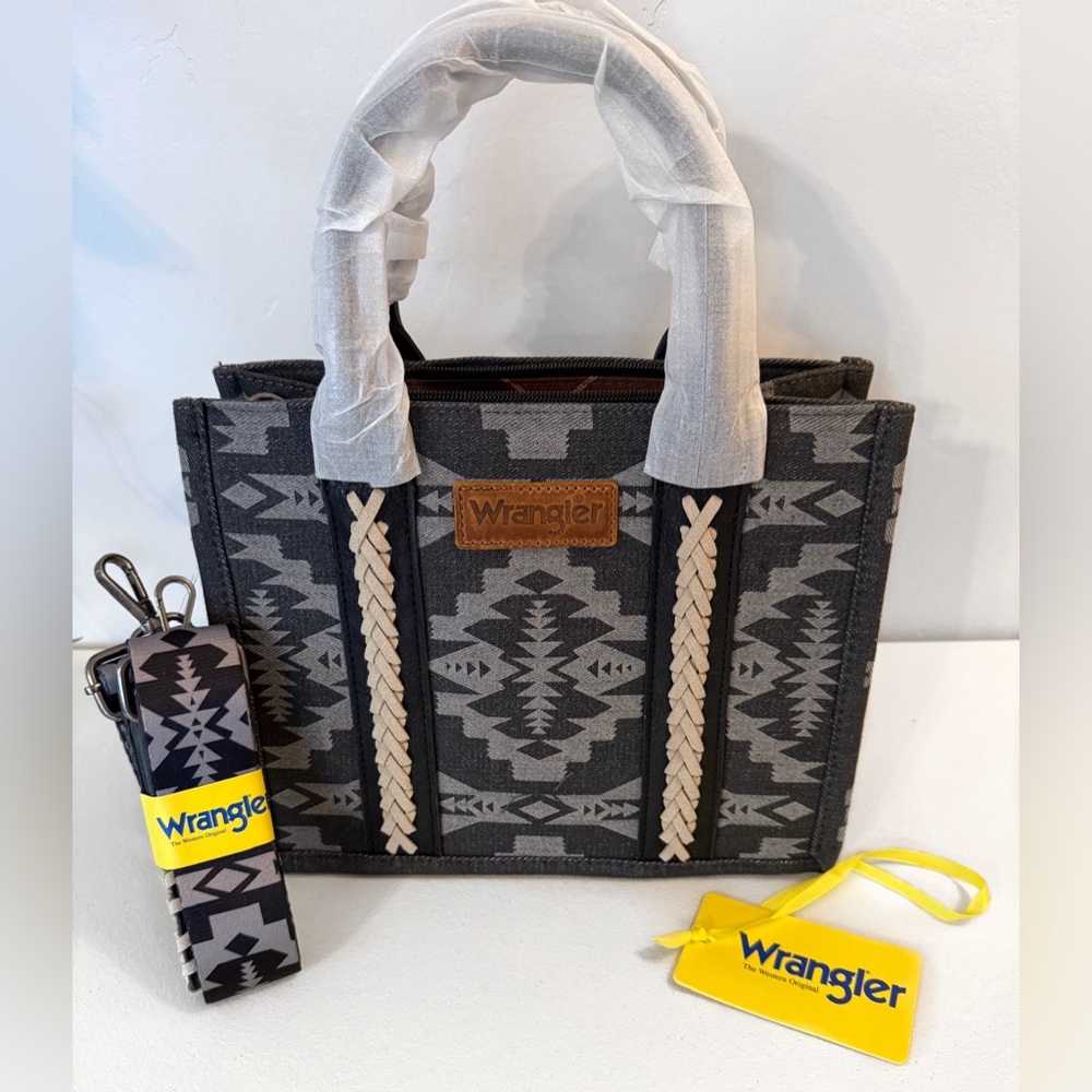 Montana West x Wrangler purse with detachable strap and whipstitch design